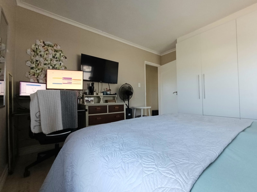 2 Bedroom Property for Sale in Protea Heights Western Cape